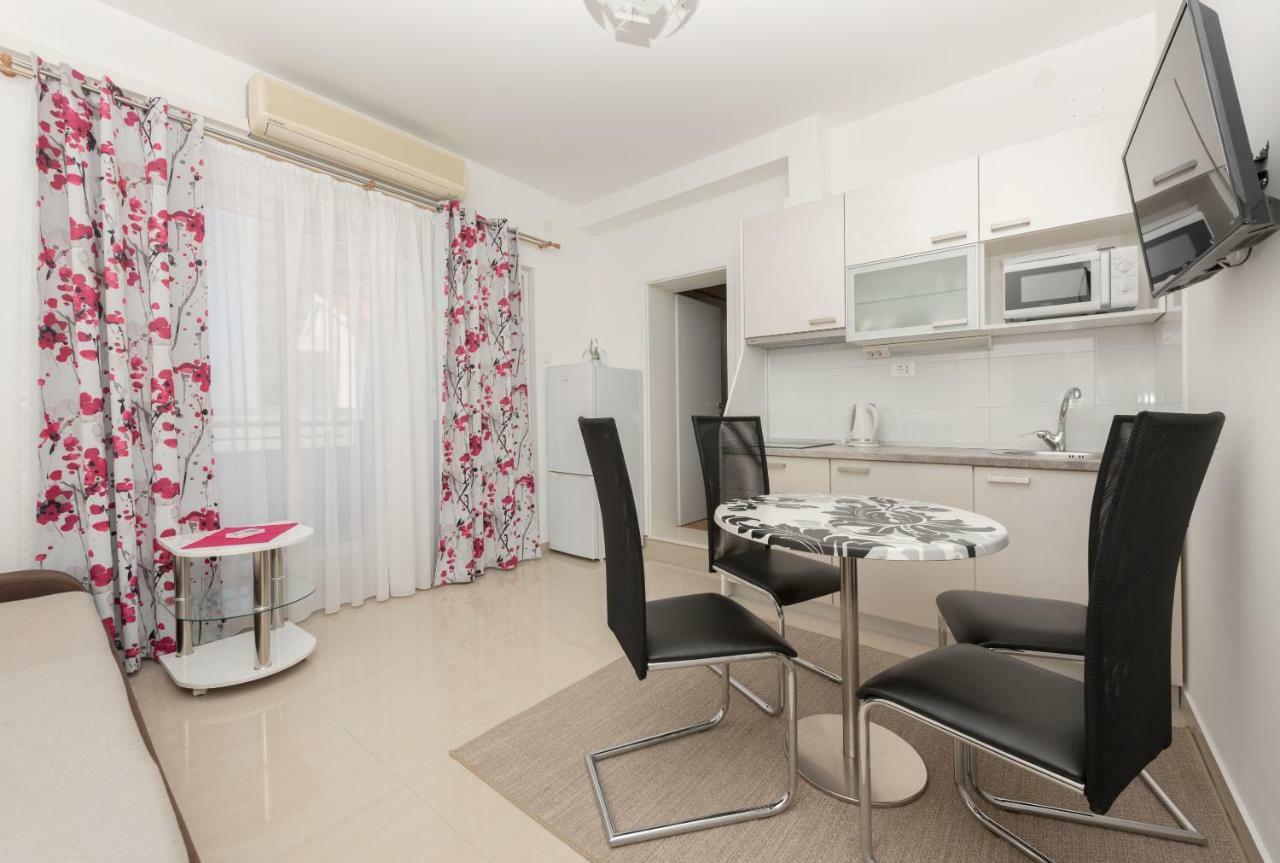 Apartmani Mona ماكارسكا المظهر الخارجي الصورة